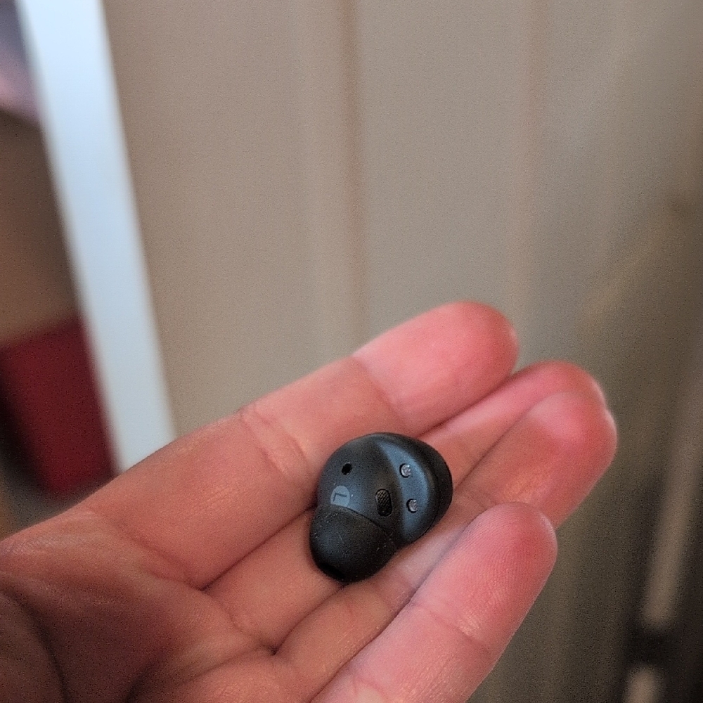 Samsung Galaxy Buds 2 Pro Matte Black Earbuds And Charging Case - Picture 8 of 16